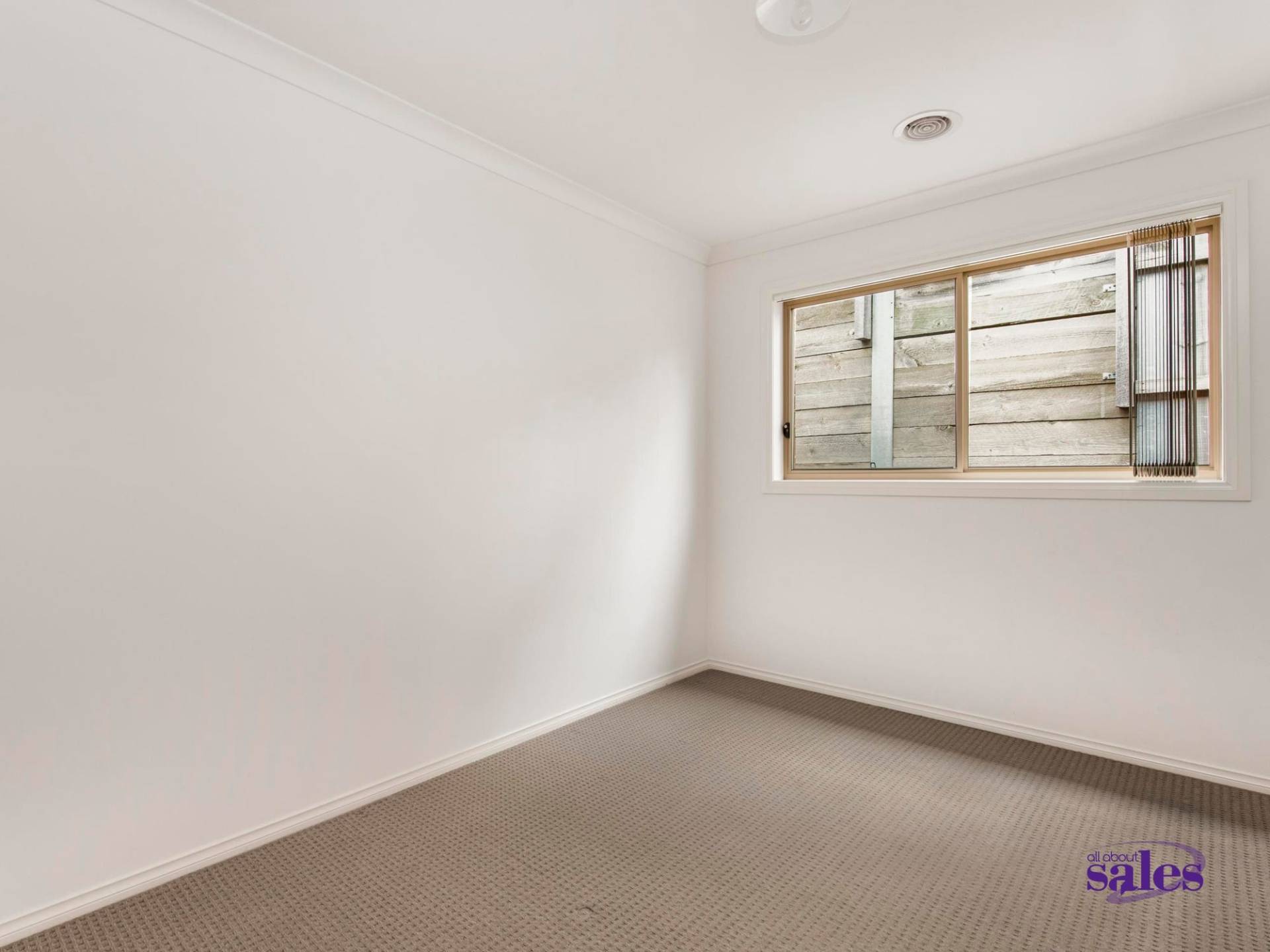 12 McClenaghan Place, Pakenham - Thumbnail 4
