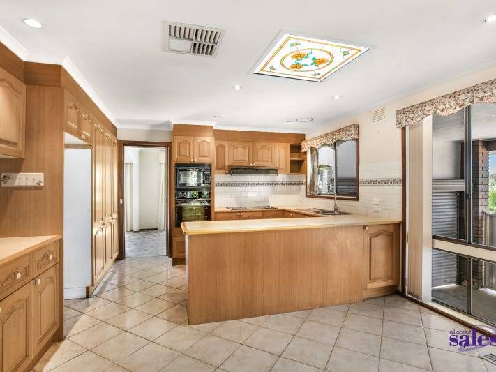 9 Coniston Avenue, Berwick VIC 3806, Berwick - Thumbnail 4