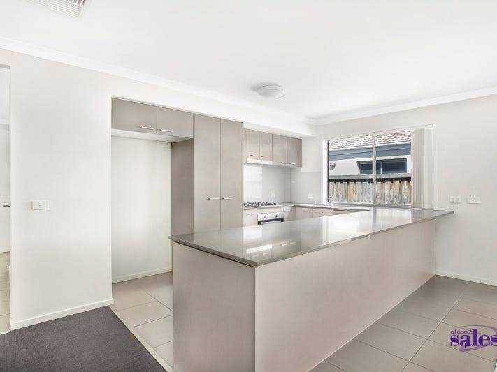 31 Campaspe Street, Clyde North VIC 3978, Clyde North - Thumbnail 4