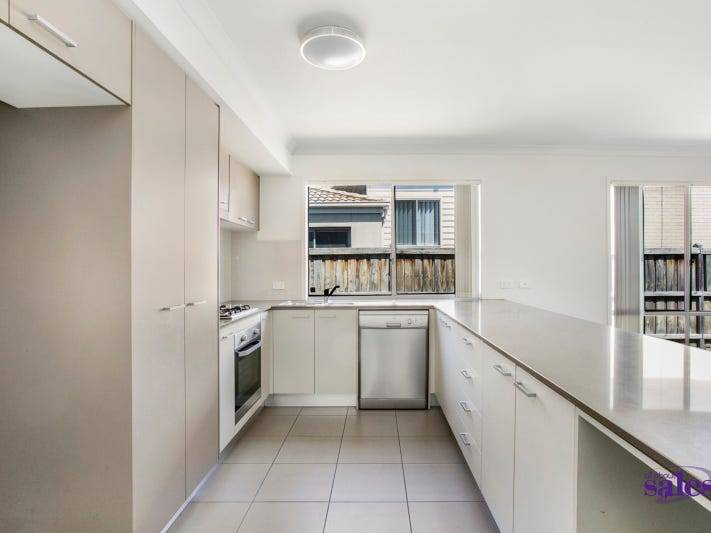 31 Campaspe Street, Clyde North VIC 3978, Clyde North - Thumbnail 3