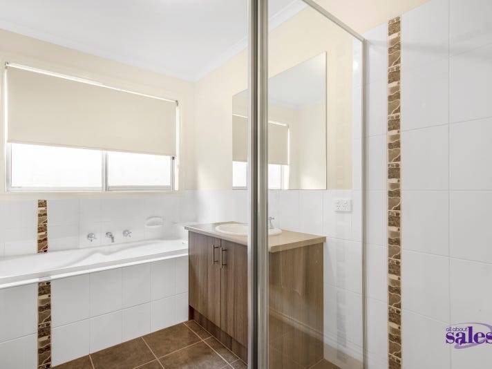132 Toomuc Valley Road, Pakenham VIC 3810, Pakenham - Thumbnail 5