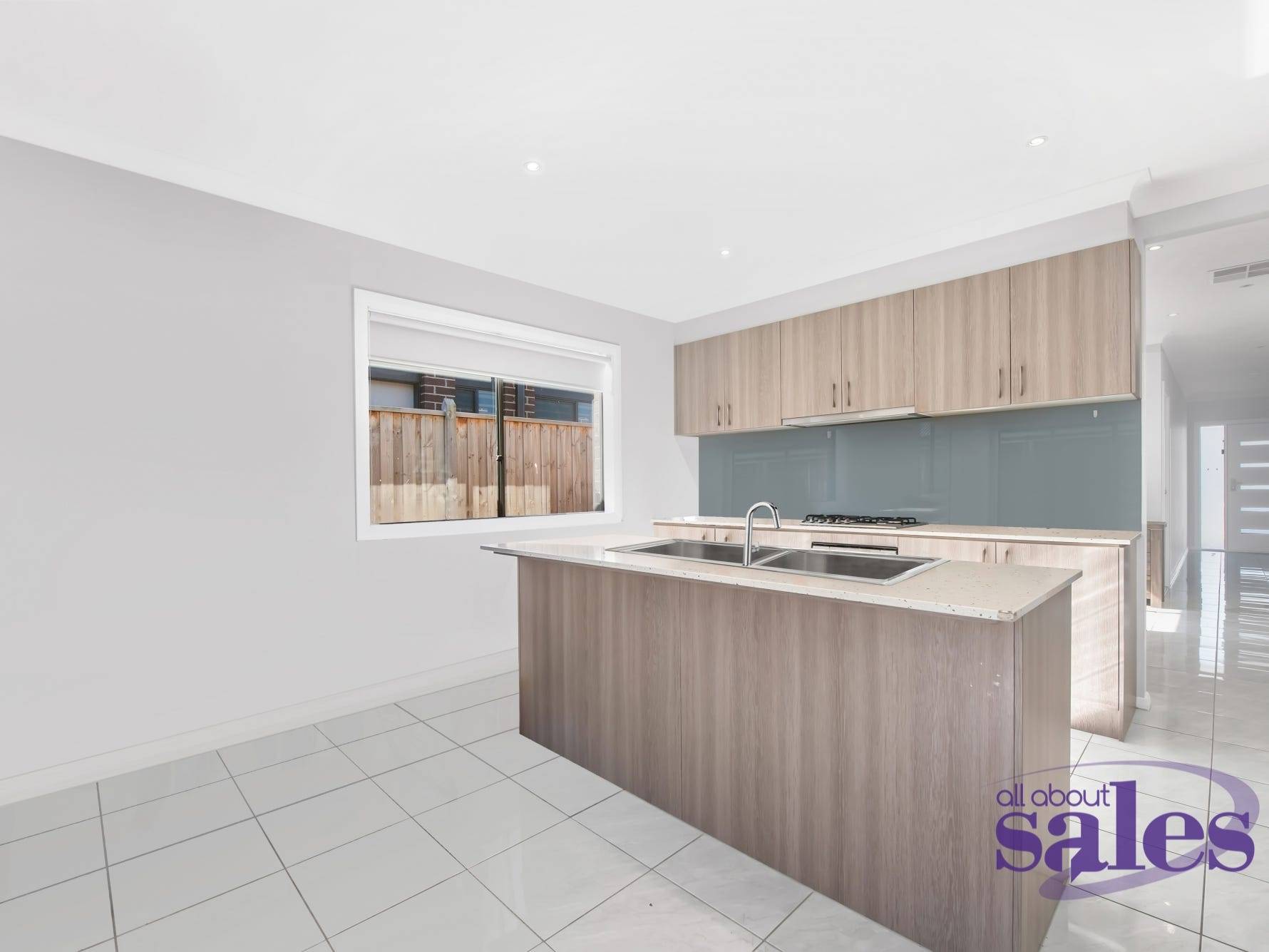 10 Lotus Street, Pakenham VIC 3810, Pakenham - Thumbnail 3