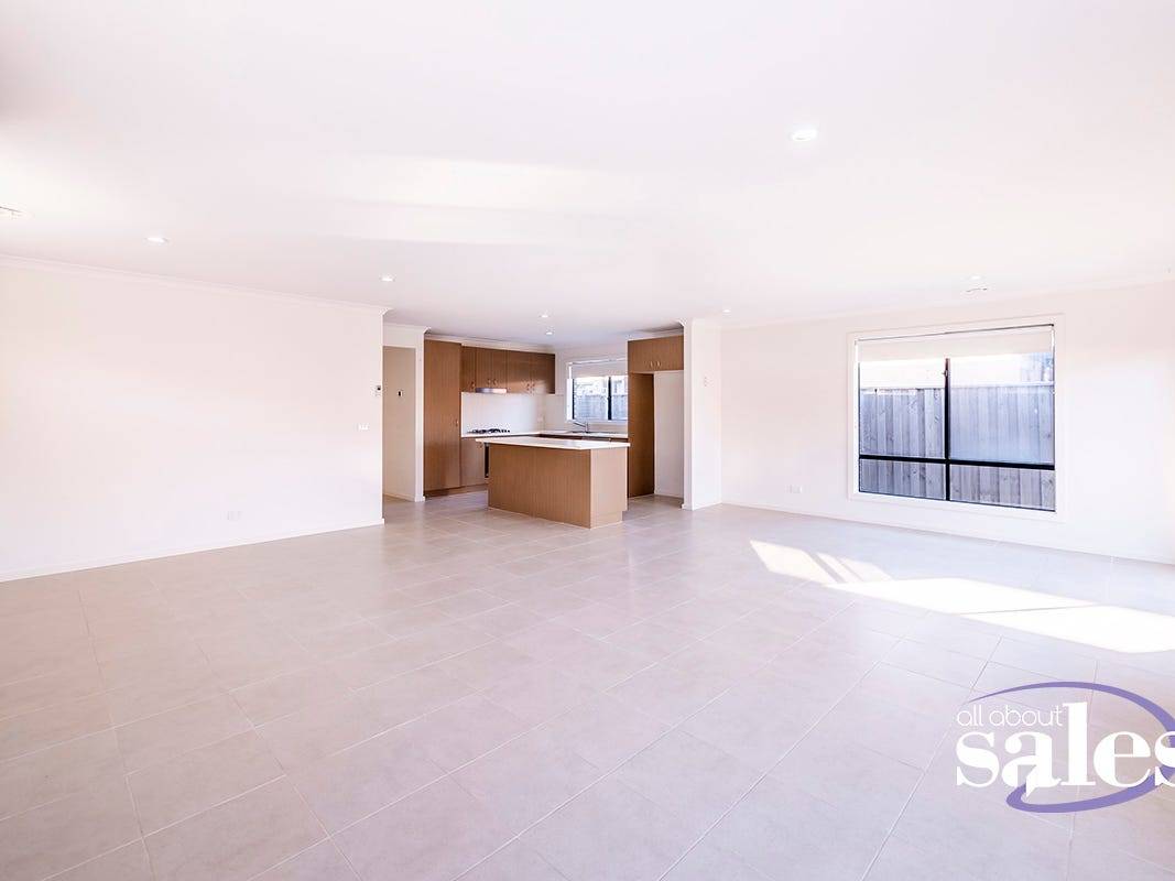 6 Loddon Place, Cranbourne East VIC 3977, Clyde North - Thumbnail 6