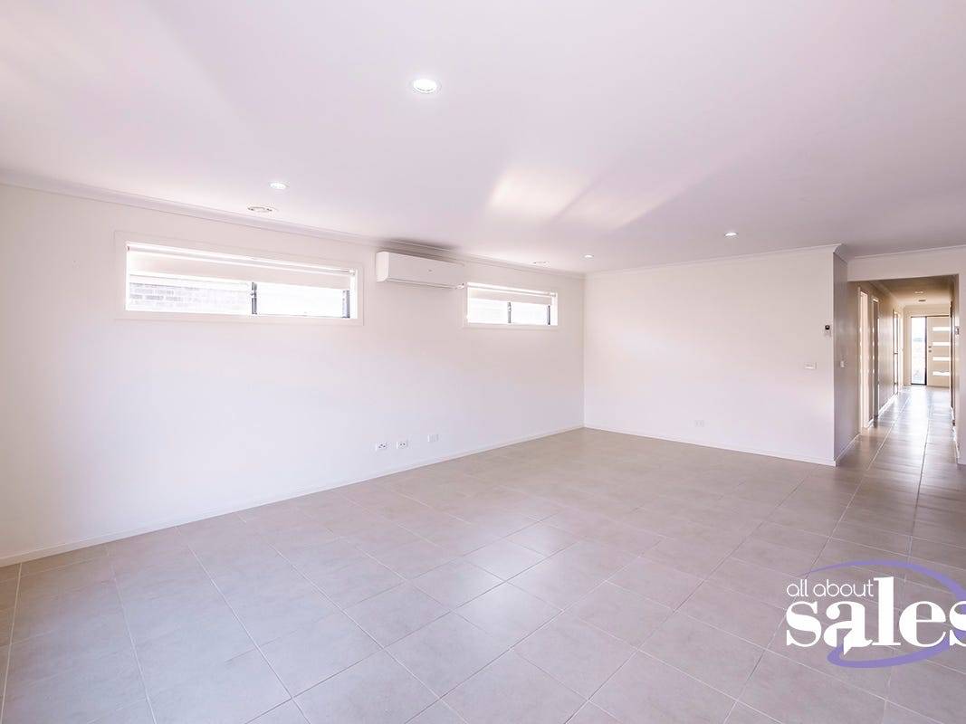 6 Loddon Place, Cranbourne East VIC 3977, Clyde North - Thumbnail 7