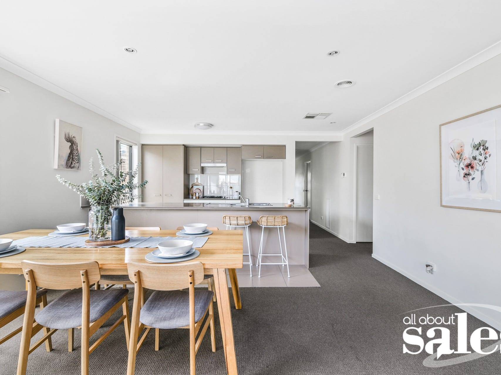 16 Naas Road, Clyde North VIC 3978, Clyde North - Thumbnail 4
