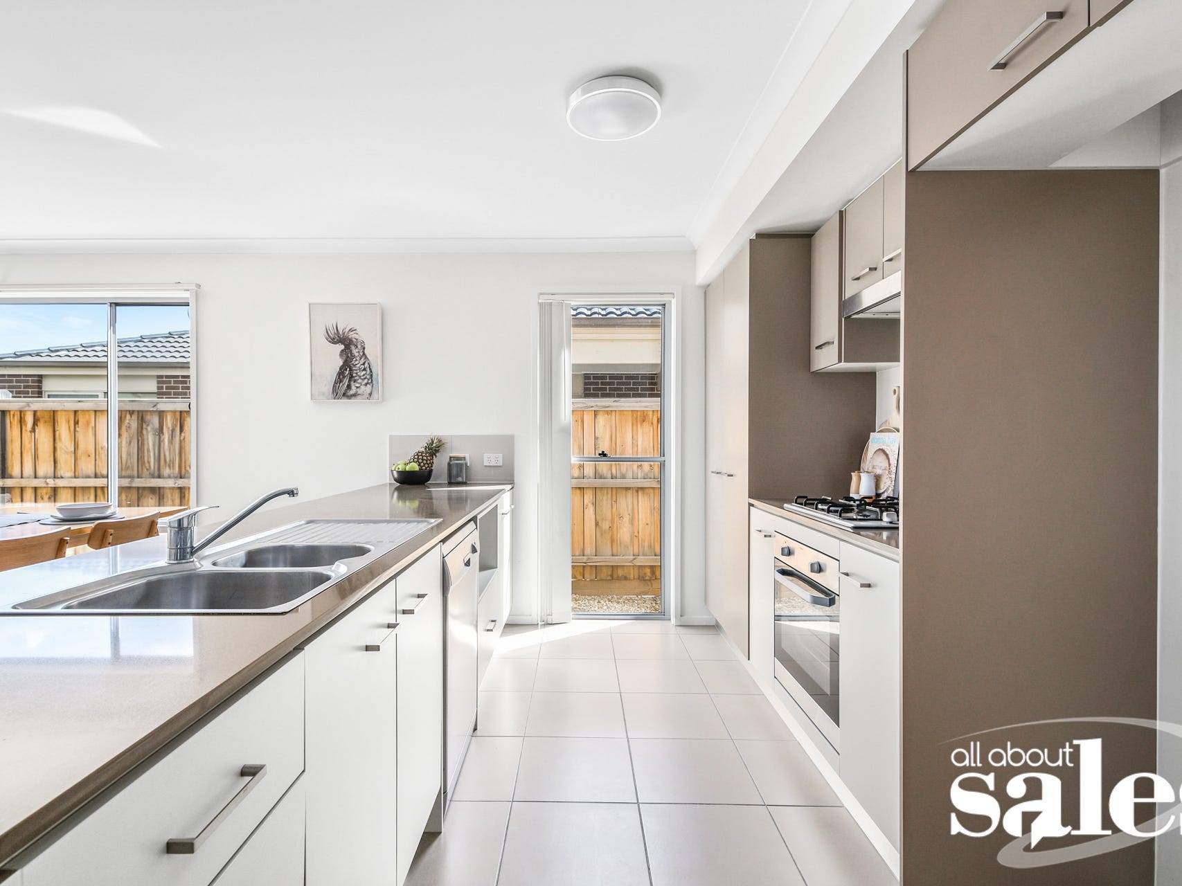 16 Naas Road, Clyde North VIC 3978, Clyde North - Thumbnail 6