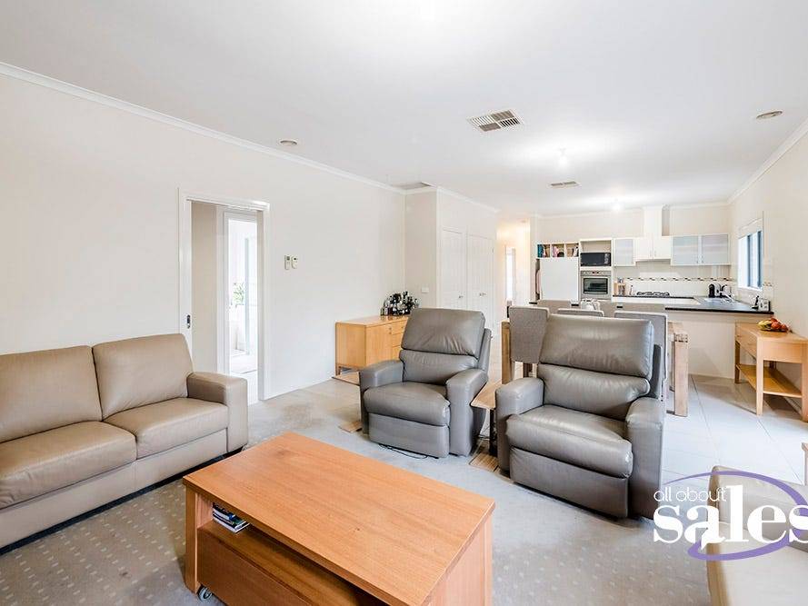 25 Joseph Banks Drive, Pakenham VIC 3810, Pakenham - Thumbnail 4