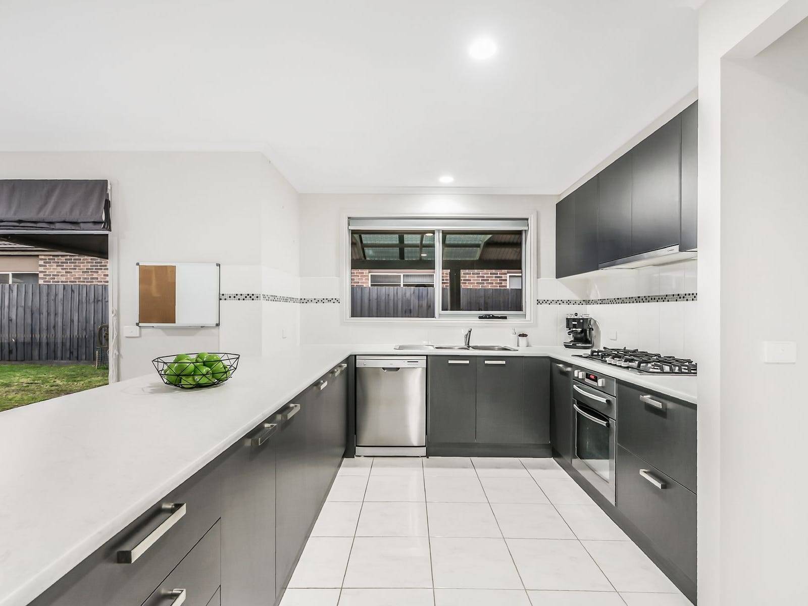 50 Rosella Avenue, Pakenham VIC 3810, Pakenham - Thumbnail 3