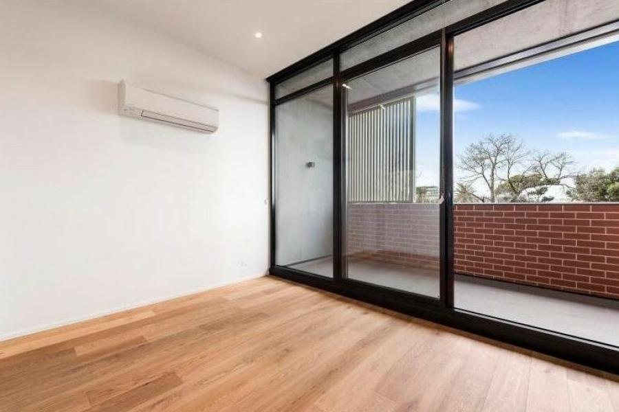 Modern Elsternwick 1 Bedroom Apartment!