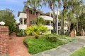 Oversized apartment with a fantastic location!