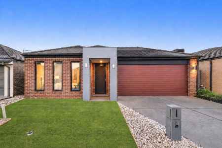 The Brief: Grand Master Retreat & Multiple Living Zones in a Sought-After Cranbourne East Pocket
