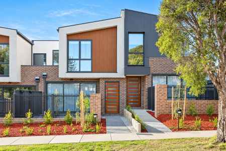 The Brief: Modern Living, Impressive Space & Prime Frankston Convenience (1 year young/ 2 living areas)