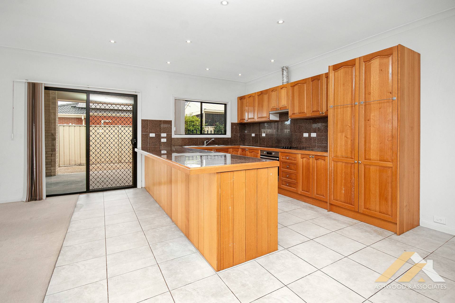 8 Eastcoast Ct, East Bairnsdale VIC 3875, East Bairnsdale - Thumbnail 2