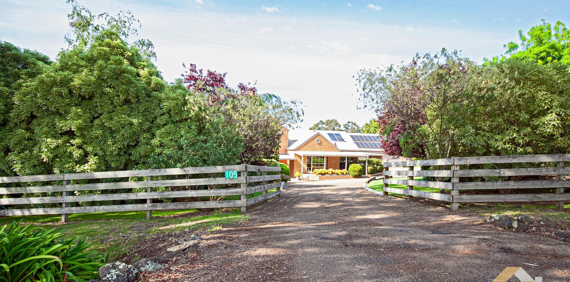 DREAM PROPERTY ON DOYLES Ashwood & Associates Real Estate