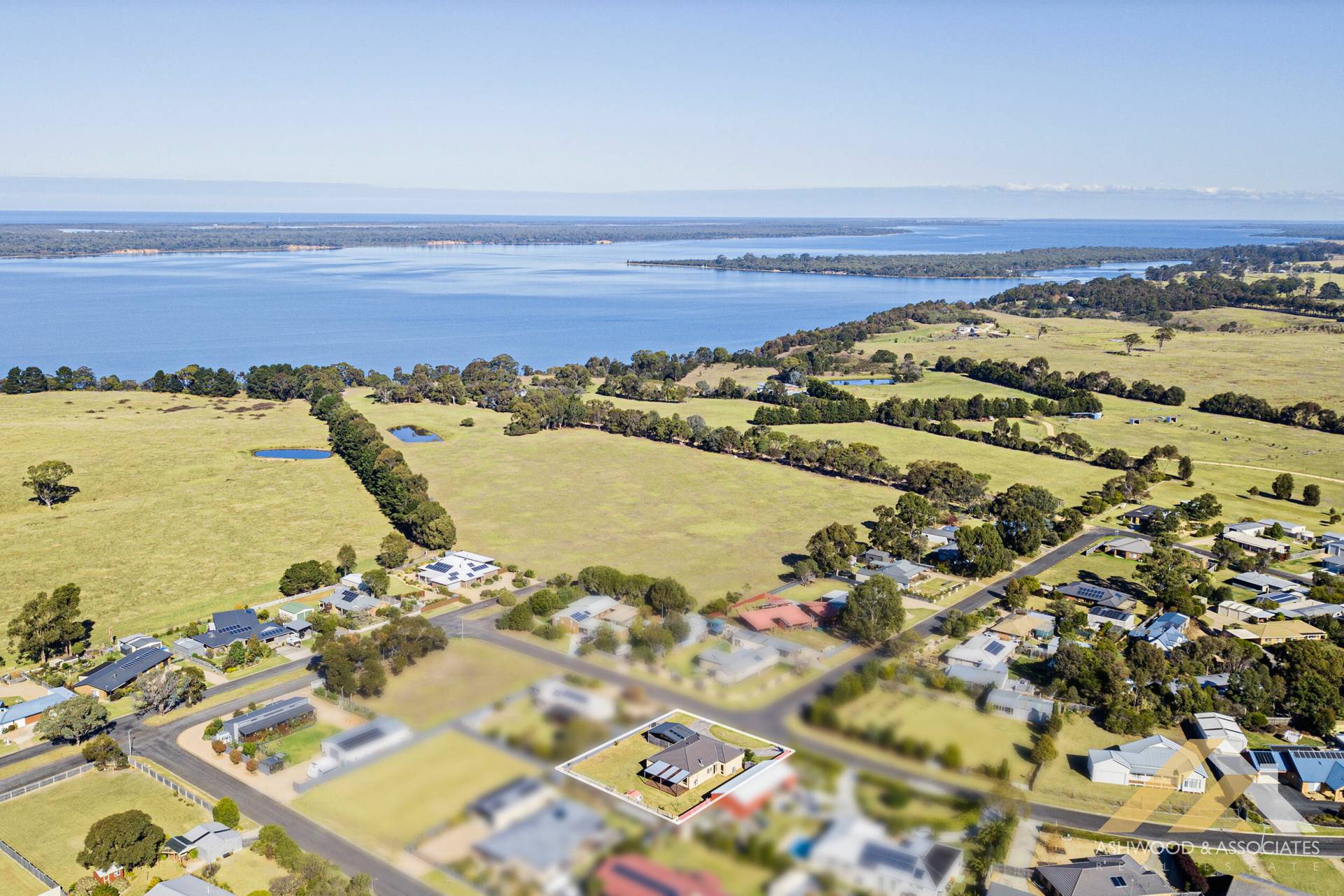 11 Lake Harbour Ave, Newlands Arm VIC 3875, Newlands Arm - Thumbnail 2