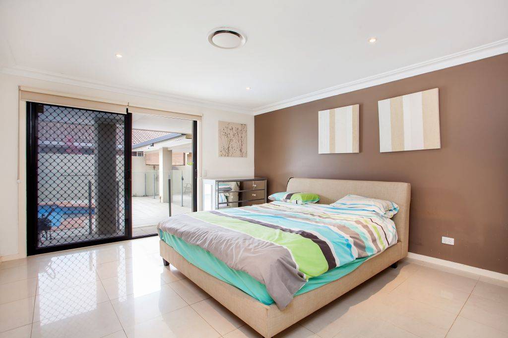 8 Oriana Drive, Mermaid Waters QLD 4218, Mermaid Waters - Thumbnail 2