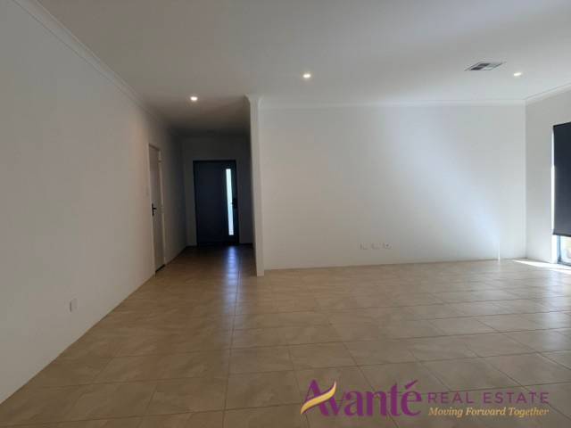 55 Coachwood Avenue, Treeby, Treeby - Thumbnail 2