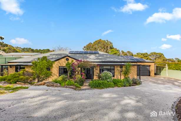 Beautiful 5 Bedroom Home in Prime Foothills Location