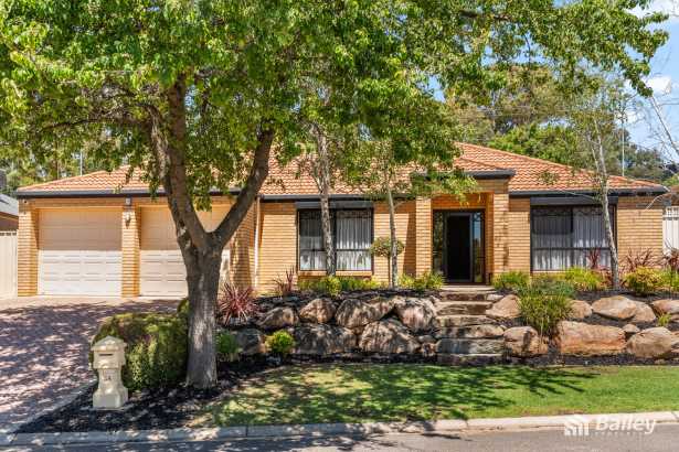 Immaculate Family Home in Sought After Location!