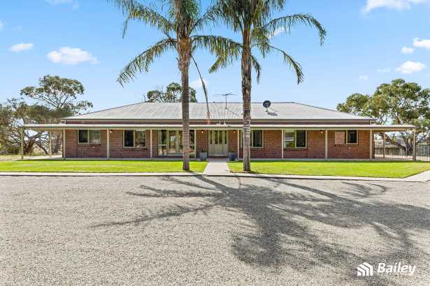 Adelaide Hills living at it's best