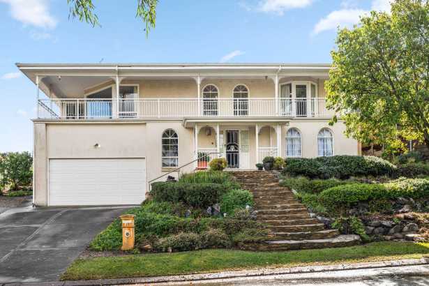 Stunning family living in an ideal location