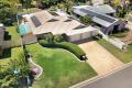 BARGARA NEAR OCEAN - 4 BEDROOM HOME - SECURITY AND SIDE ACCESS