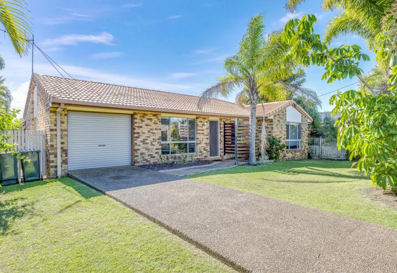COASTAL INVESTMENT GOLD – LEASED UNTIL FEBRUARY 2027 | WALK TO BEACH | FRESHLY REFRESHED & READY TO PERFORM