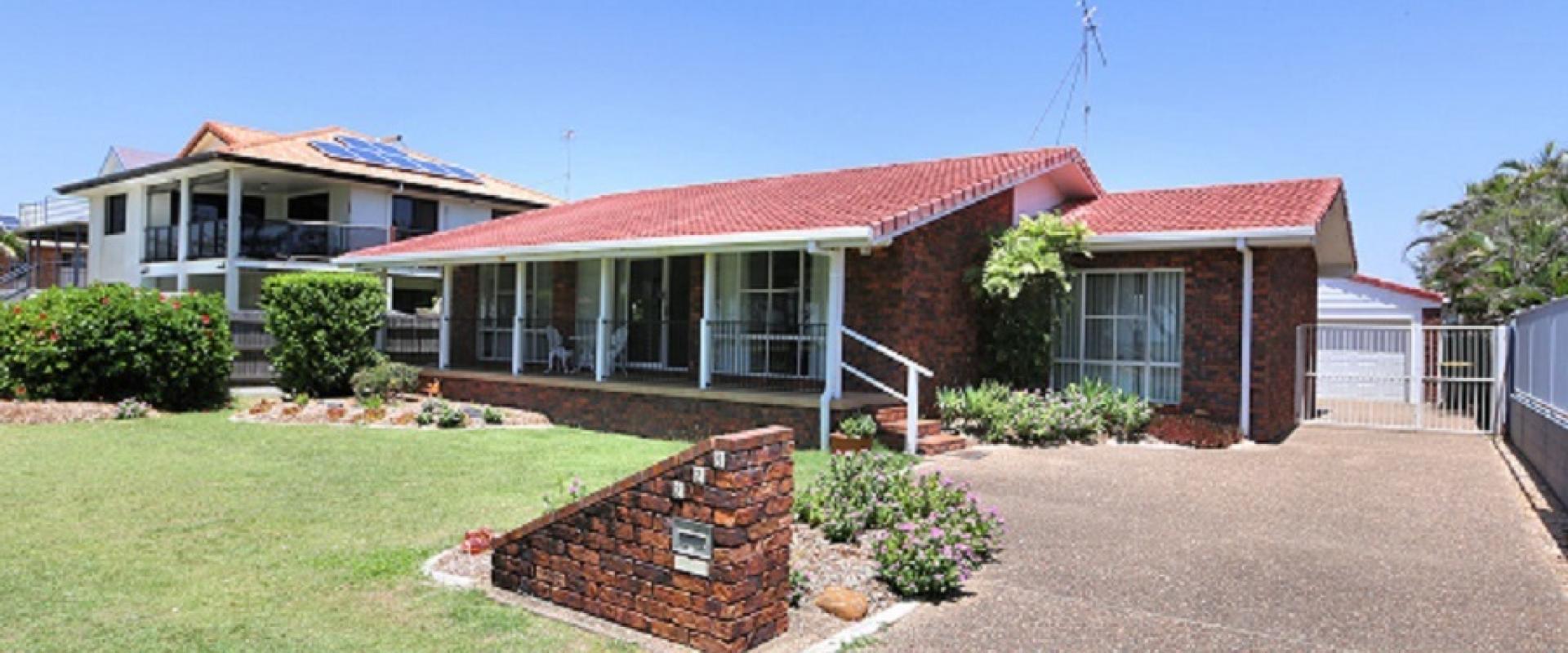 Bargara Real Estate 3 Bedroom Holiday Home Close To Rifle Range Beach