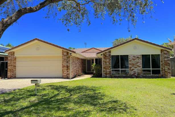 HUGE FAMILY HOME WILL SURPRISE!