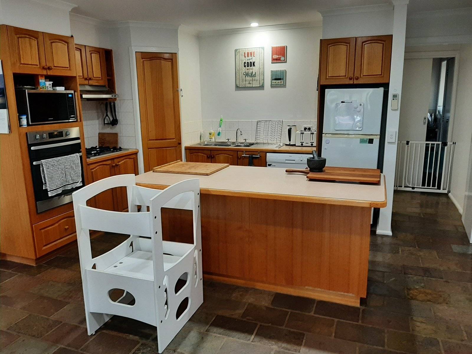 FAMILY FRIENDLY, Paynesville
    10 Acacia Ct VIC, Paynesville 10 Acacia Ct - Thumbnail 5