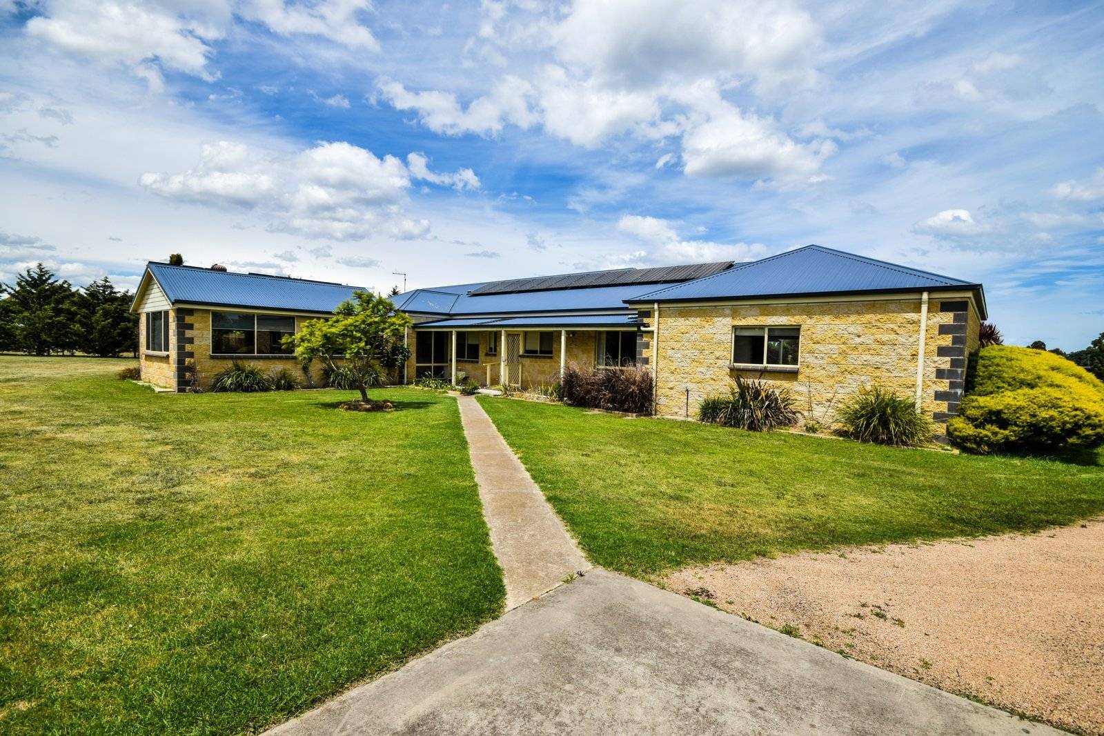 TOWN & COUNTRY, Eastwood
    25 Wilpena Ct VIC, Eastwood 25 Wilpena Ct - Thumbnail 5