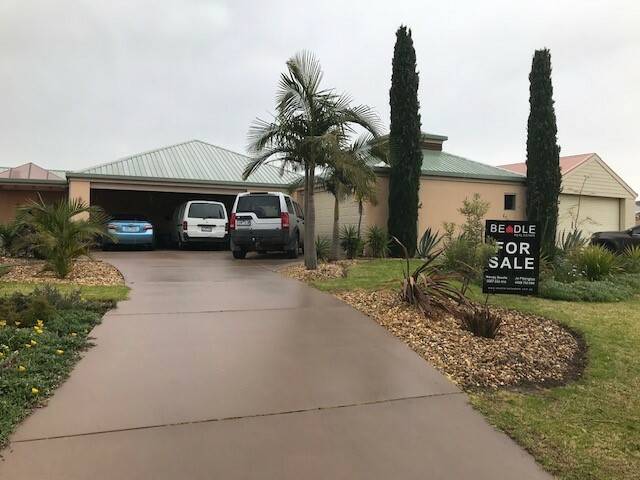 EXPANSIVE ON THE CANALS, Paynesville
    3 Windjammer Ct VIC, Paynesville 3 Windjammer Ct - Thumbnail 2