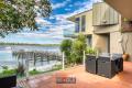 'BANCROFT VIEWS 3' - LAKEFRONT LUXURY WITH PRIVATE JETTY