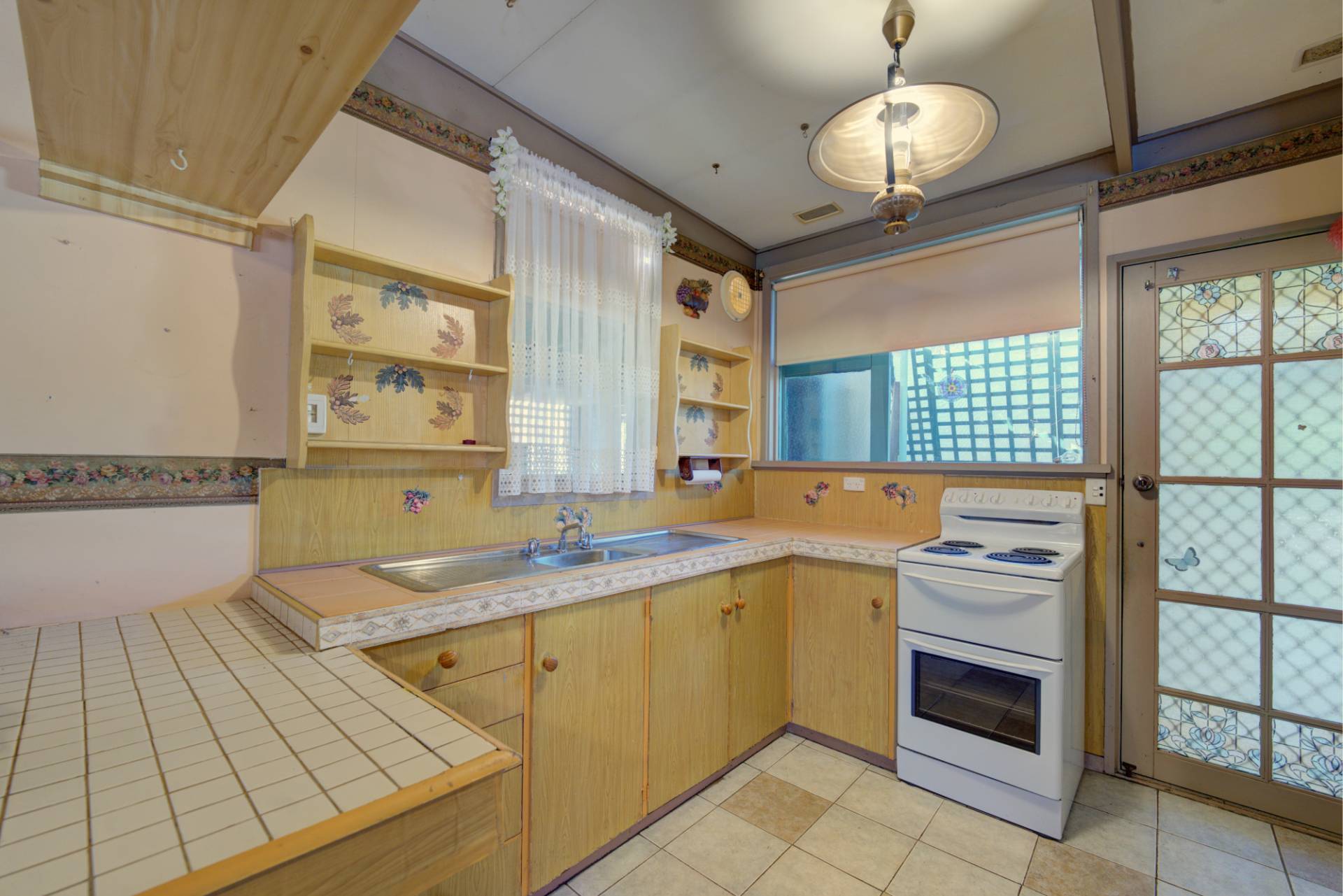 ONLY YOUR IMAGINATION WILL LIMIT YOU WITH THIS PROPERTY!, Raymond Island
    37 Tenth Ave VIC, Raymond Island 37 Tenth Ave - Thumbnail 6