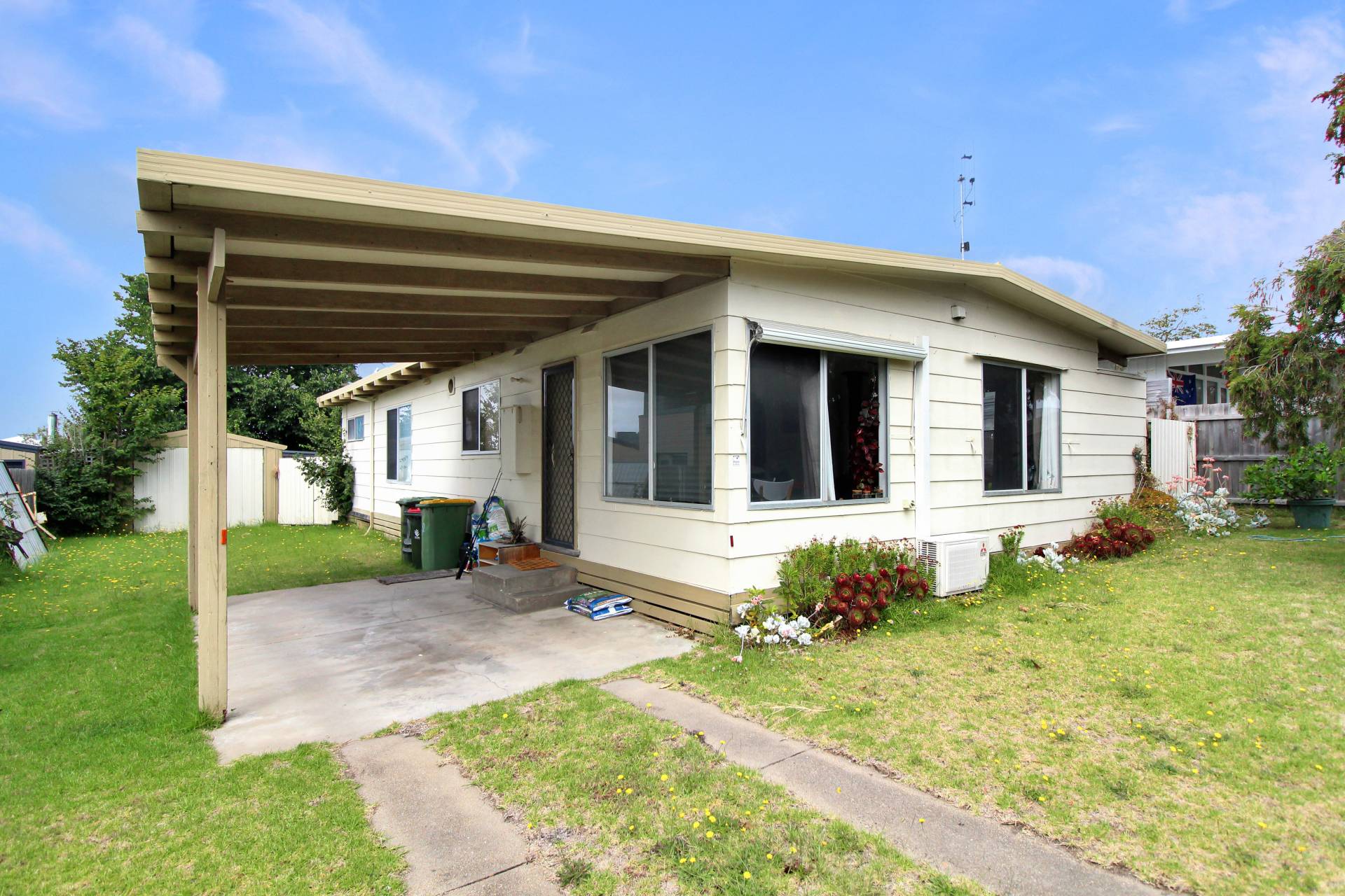 RARE CANAL-SIDE OPPORTUNITY, Paynesville
    30 Canal Rd VIC, Paynesville 30 Canal Rd - Thumbnail 3