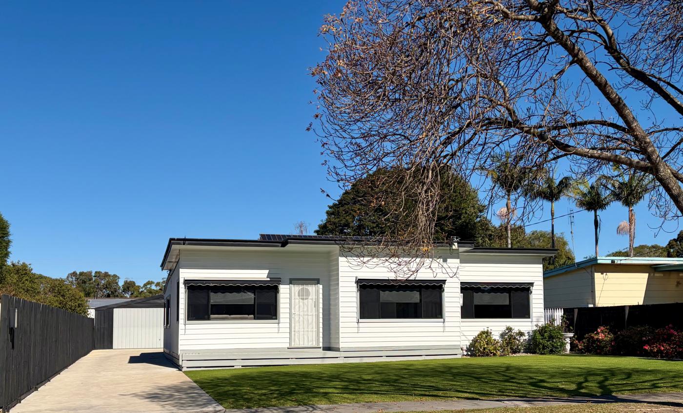 MODERN FAMILY LIVING WITH THE ULTIMATE ENTERTAINERS SHED, Paynesville
1 Gilsenan Street VIC, Paynesville 1 Gilsenan Street - Image 1