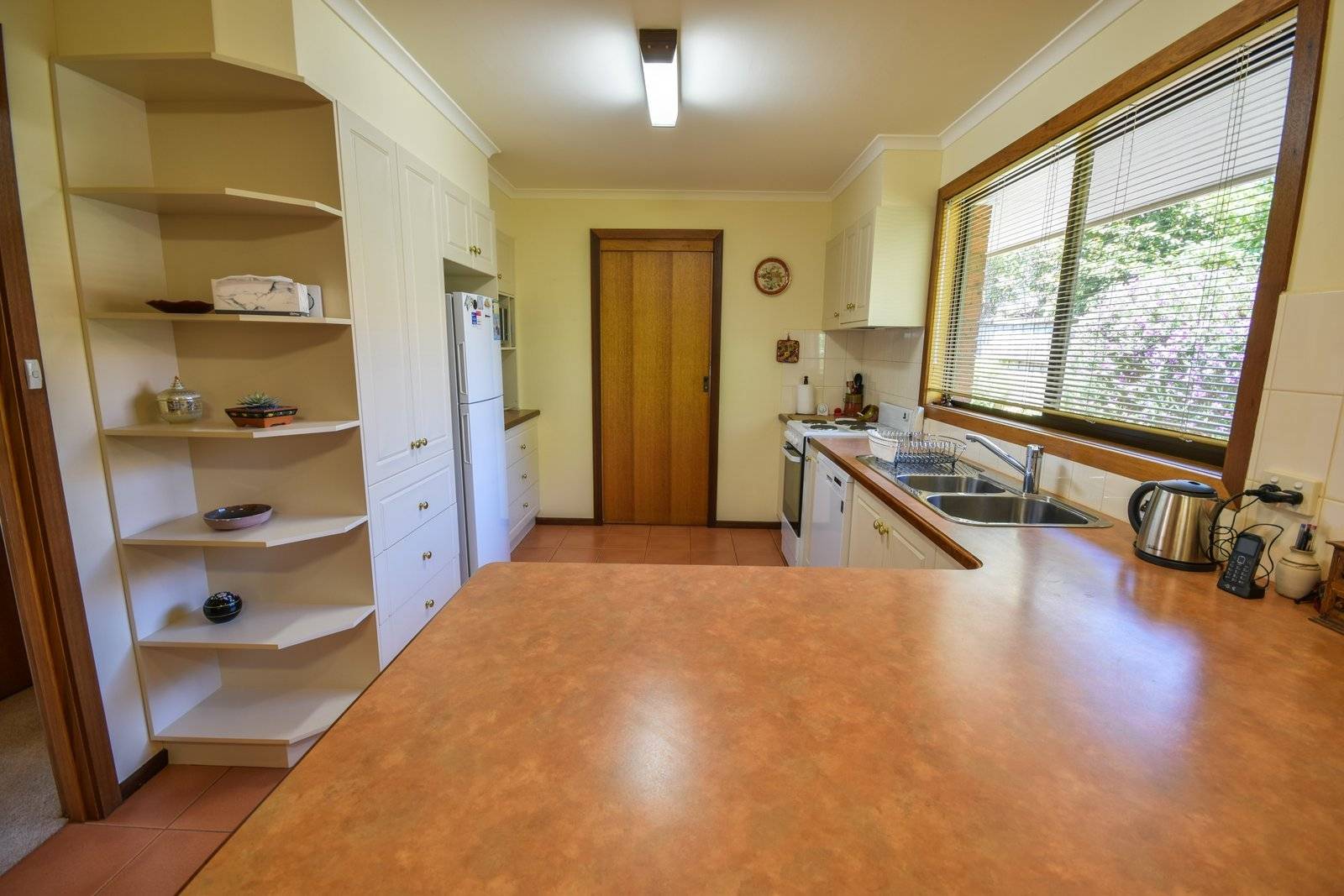 NEAT AS A PIN, Paynesville
    14 Newton Close VIC, Paynesville 14 Newton Close - Thumbnail 7