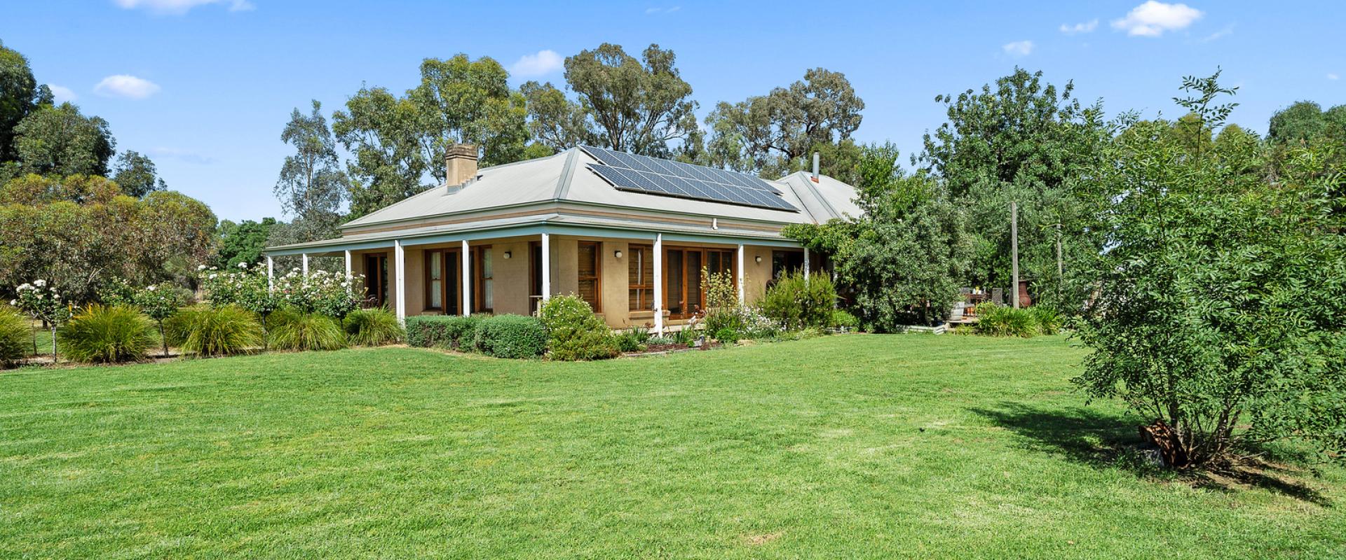 Benalla Residential Rural Real Estate ESCAPE TO THE COUNTRY...