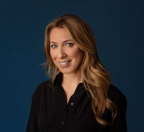 Nikki Cambridge photo