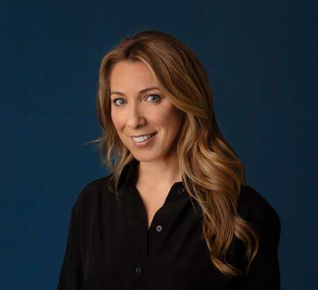 Nikki Cambridge photo