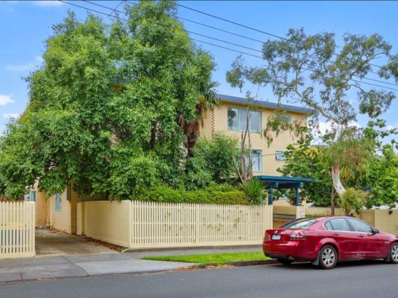 Easy, affordable living with City Views