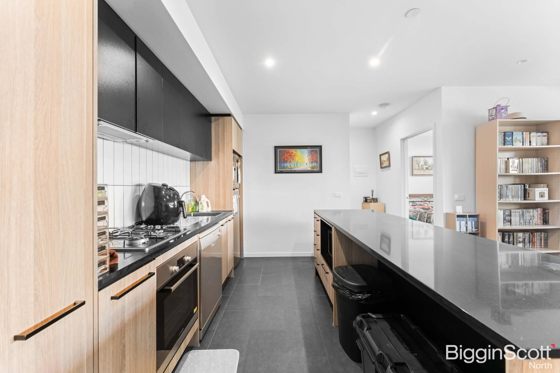 304/30 Oleander Drive, Mill Park VIC 3082