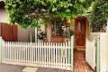ENJOY INNER CITY LIVING WITH THIS PERFECTLY LOCATED 2 BEDROOM HOME