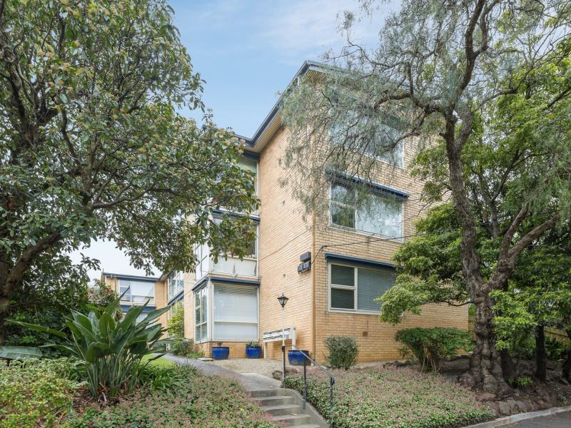Northern Seclusion in Grandview Grove