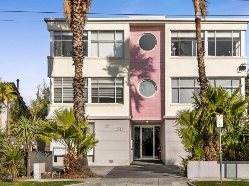  Spacious & Stylish Two-Bedroom Apartment in the Heart of Elwood!
