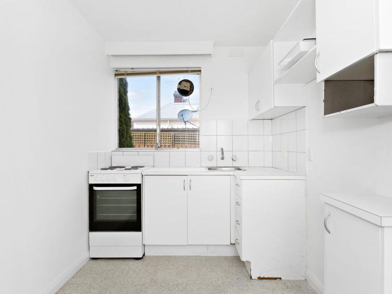 ONE BEDROOM APARTMENT IN DESIRABLE RICHMOND POCKET!