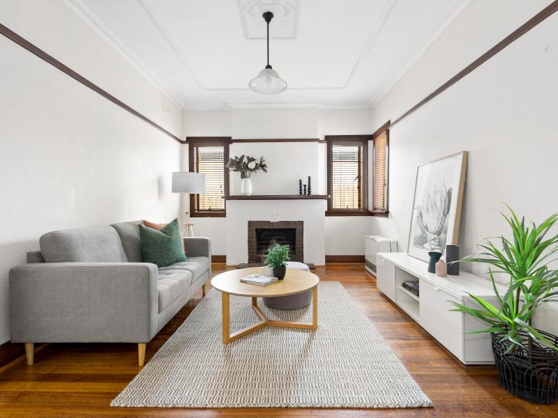 Generous One Bedroom Art Deco
