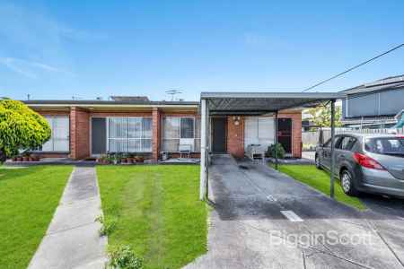Conveniently located to Springvale Central!!!