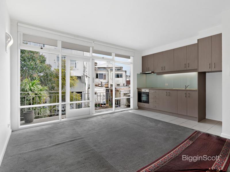 PERFECT FIRST HOME OR INVESTMENT IN PRIME RICHMOND LOCATION
