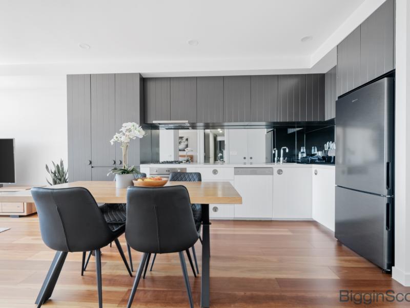 Modern 2-Bedroom Apartment with Breathtaking City Views!